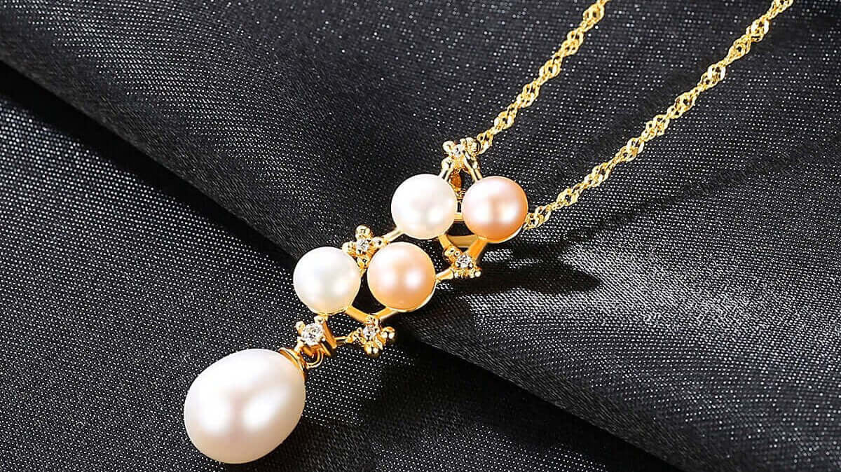 Mastering the Art of Wearing Mother of Pearl Necklaces