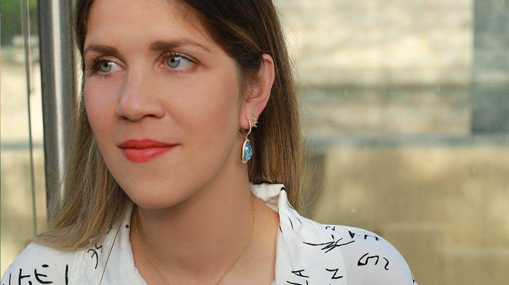 Should I Wear Gold Or Silver in 2022? | Trendolla Jewelry