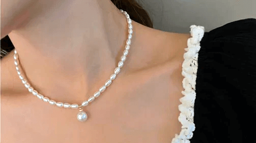 The Enduring Charm of Vintage-Inspired Silver Pearl Necklace