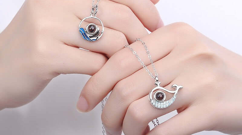 What do you call a necklace with a picture in it?