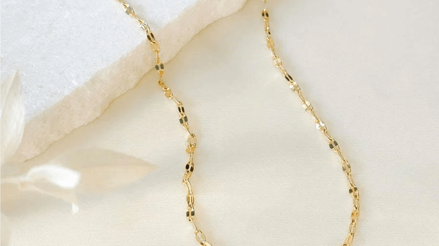 Gold Necklace to Make Your Daily Wear More Colorful