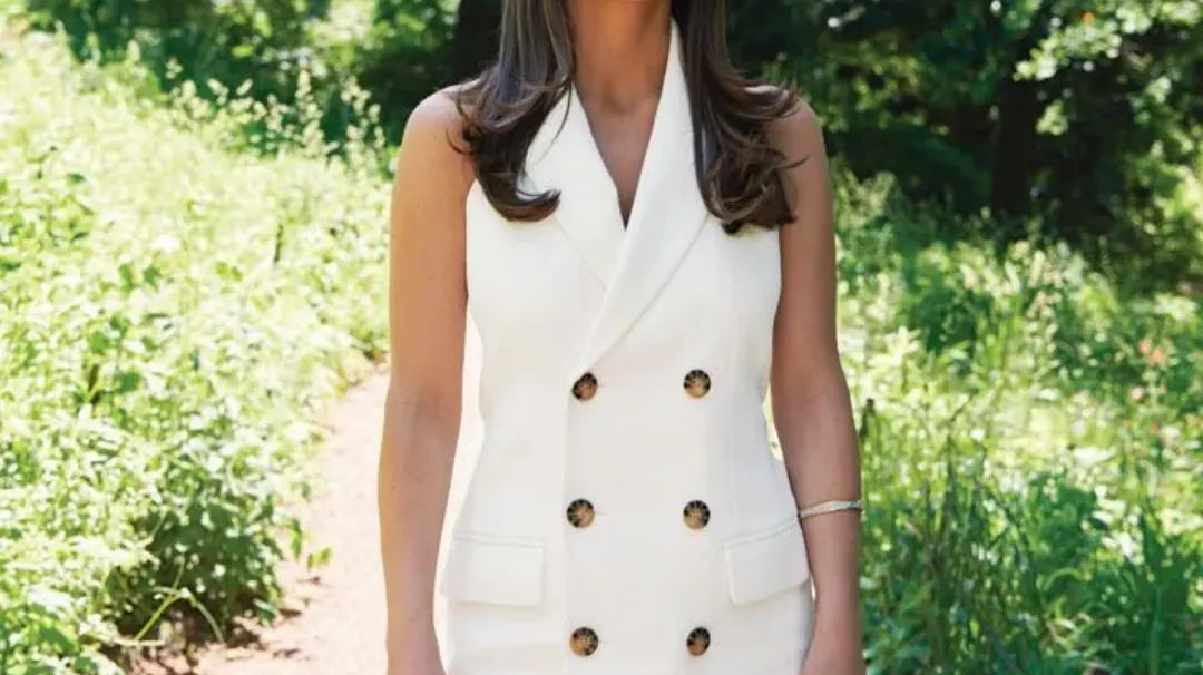 Kaitlan Collin's Necklace: A Timeless Fashion Statement with Moss Agate Ring