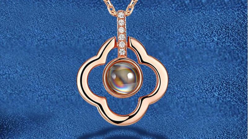 Why a Necklace with a Picture Inside is the Ultimate Gift for Every Occasion