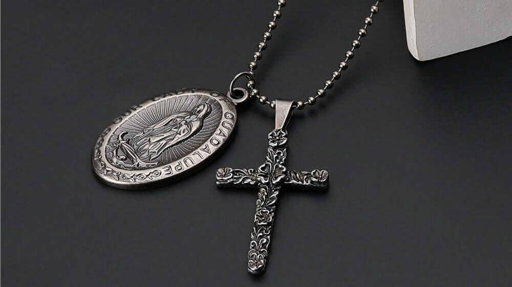 Why Cross Necklace Make Meaningful Presents