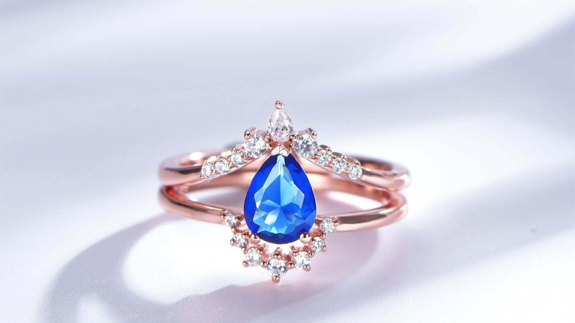 Unique Pear Shaped Engagement Rings