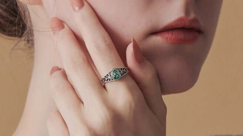 Earthy Elegance: Moss Agate Ring