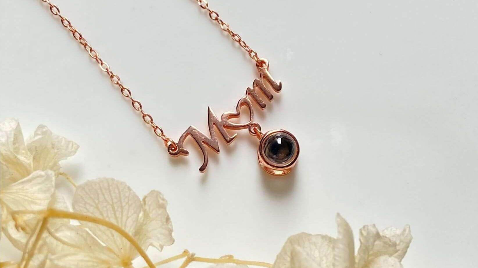 Projection Necklaces: Capturing Moments and Mesmerizing the World