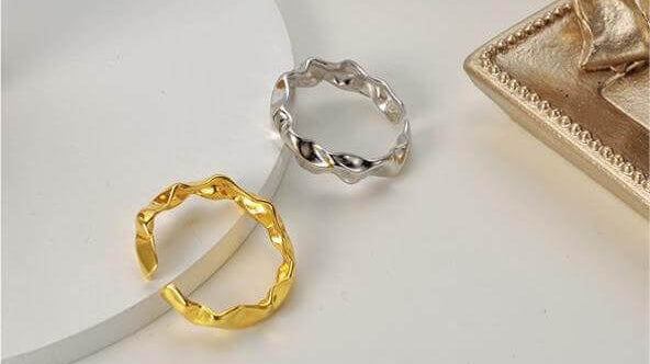 A Simple Guide to Women's Band Rings