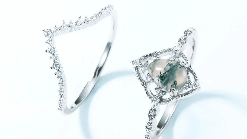 Effortless Fingertip :How to Layer Sterling silver Moss Agate Rings on Fingers