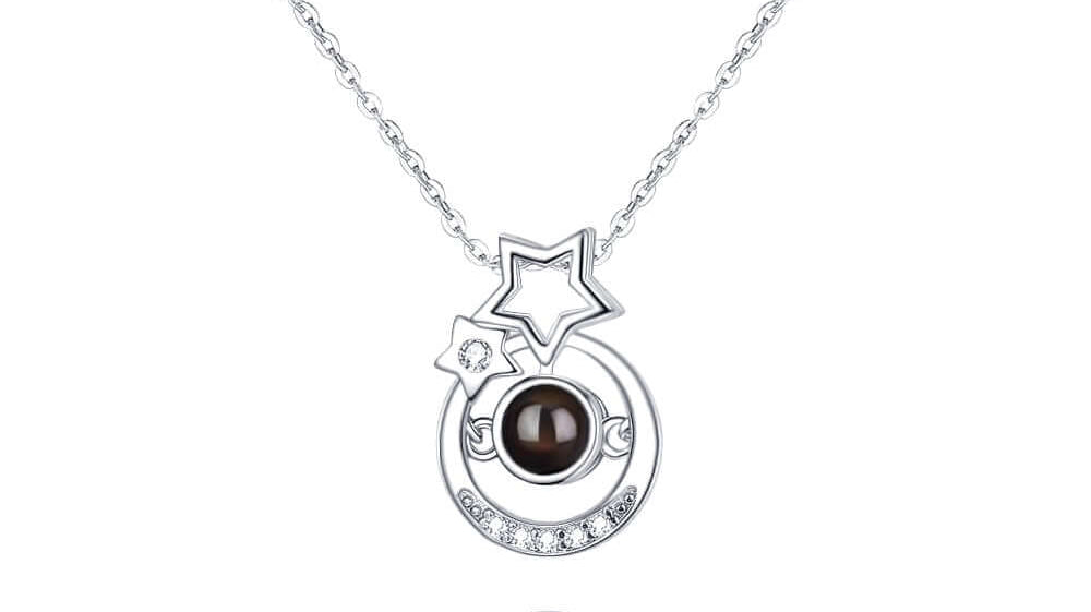 Necklace with Picture Inside: A Timeless Keepsake of Love and Memory