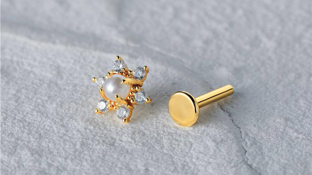 Pearl earrings are the perfect choice for wedding