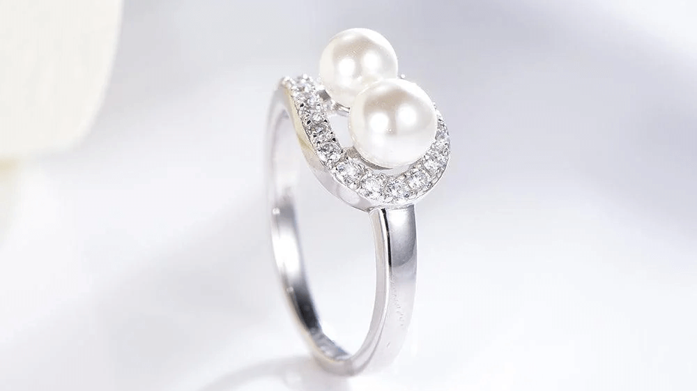 10 Unique Engagement Rings That Will Steal the Show