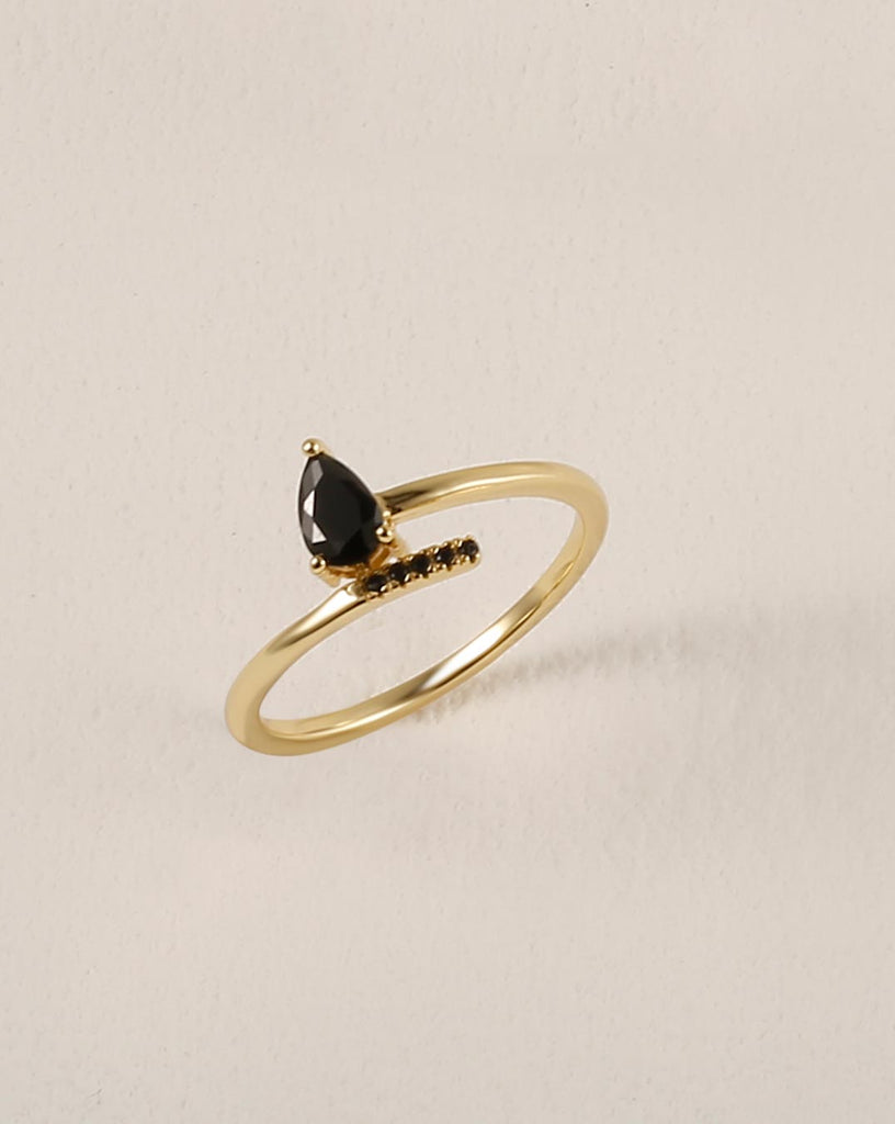 The Ultimate Guide to Engagement Rings for Chubby Fingers