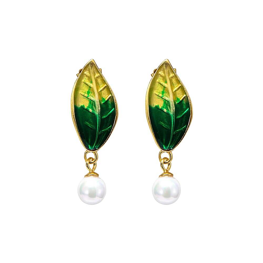 The Enduring Allure of Kamala Harris Posters and the Timeless Elegance of Pearl Earrings