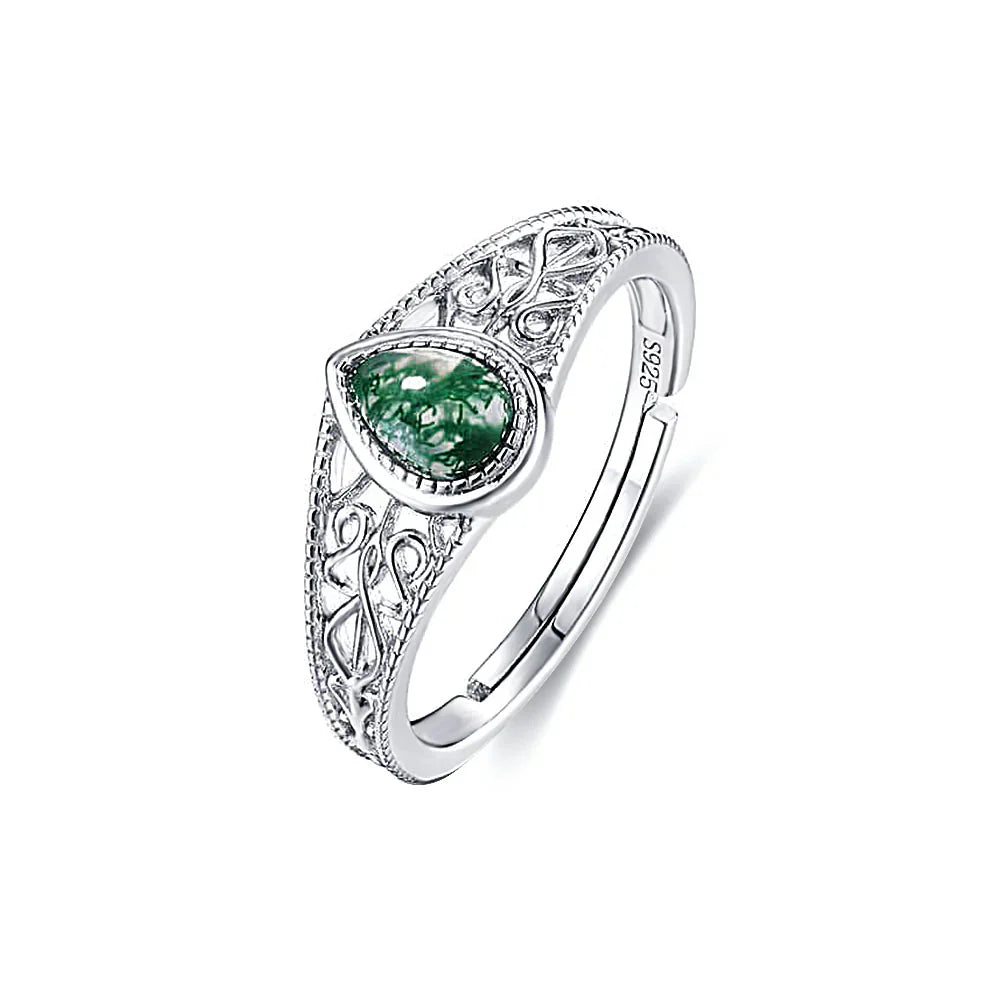 Kaitlan Collins Spouse and the Timeless Allure of Moss Agate Rings