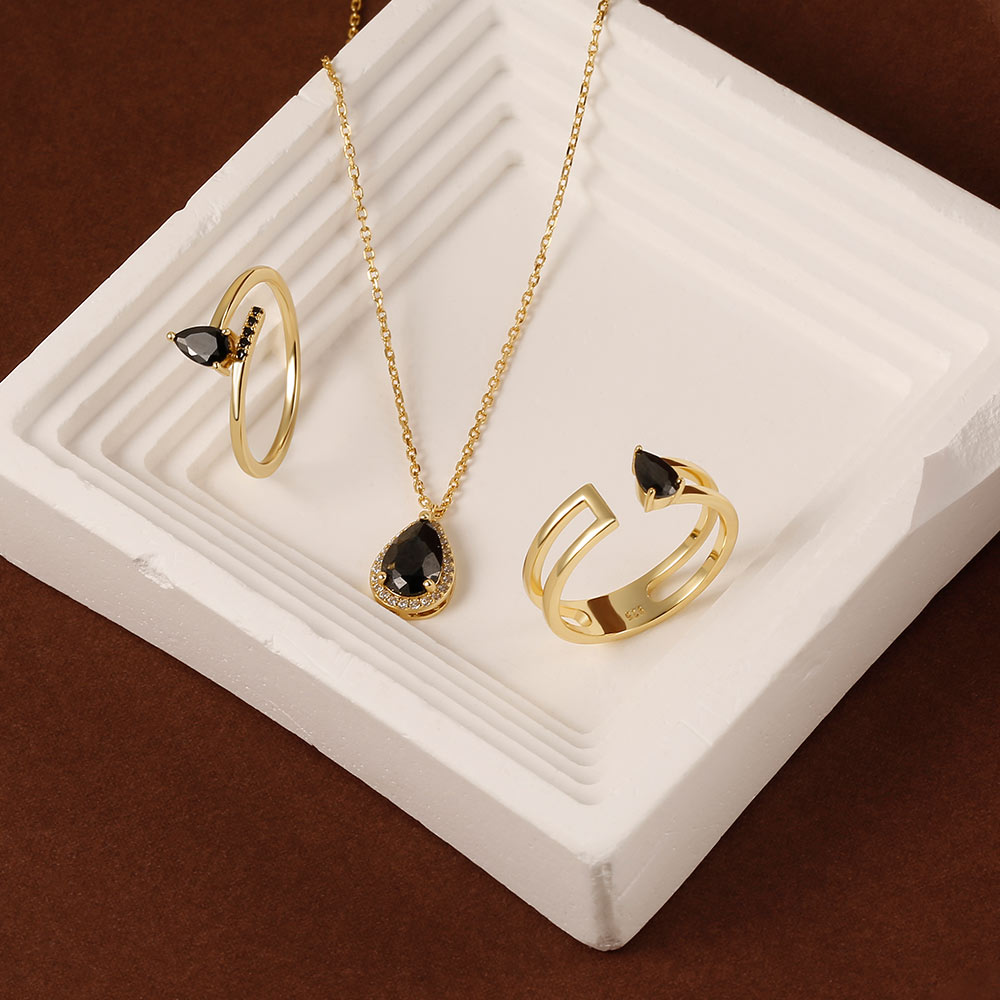 Dark Classy Jewelry Set